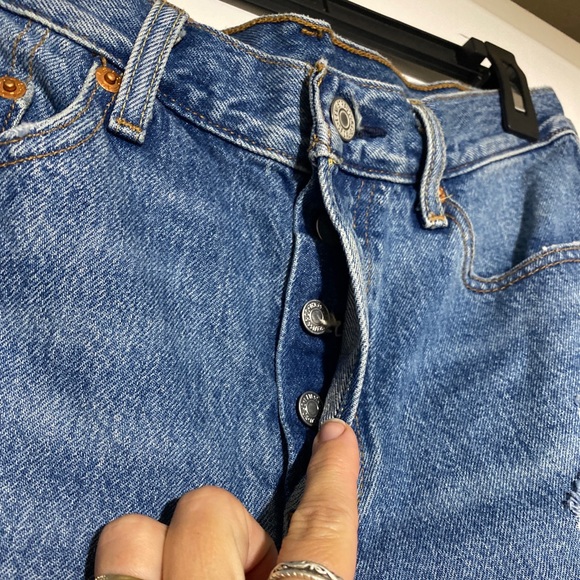 Levi’s 501 shorts size 27🌻🌻🌻 - Picture 2 of 6